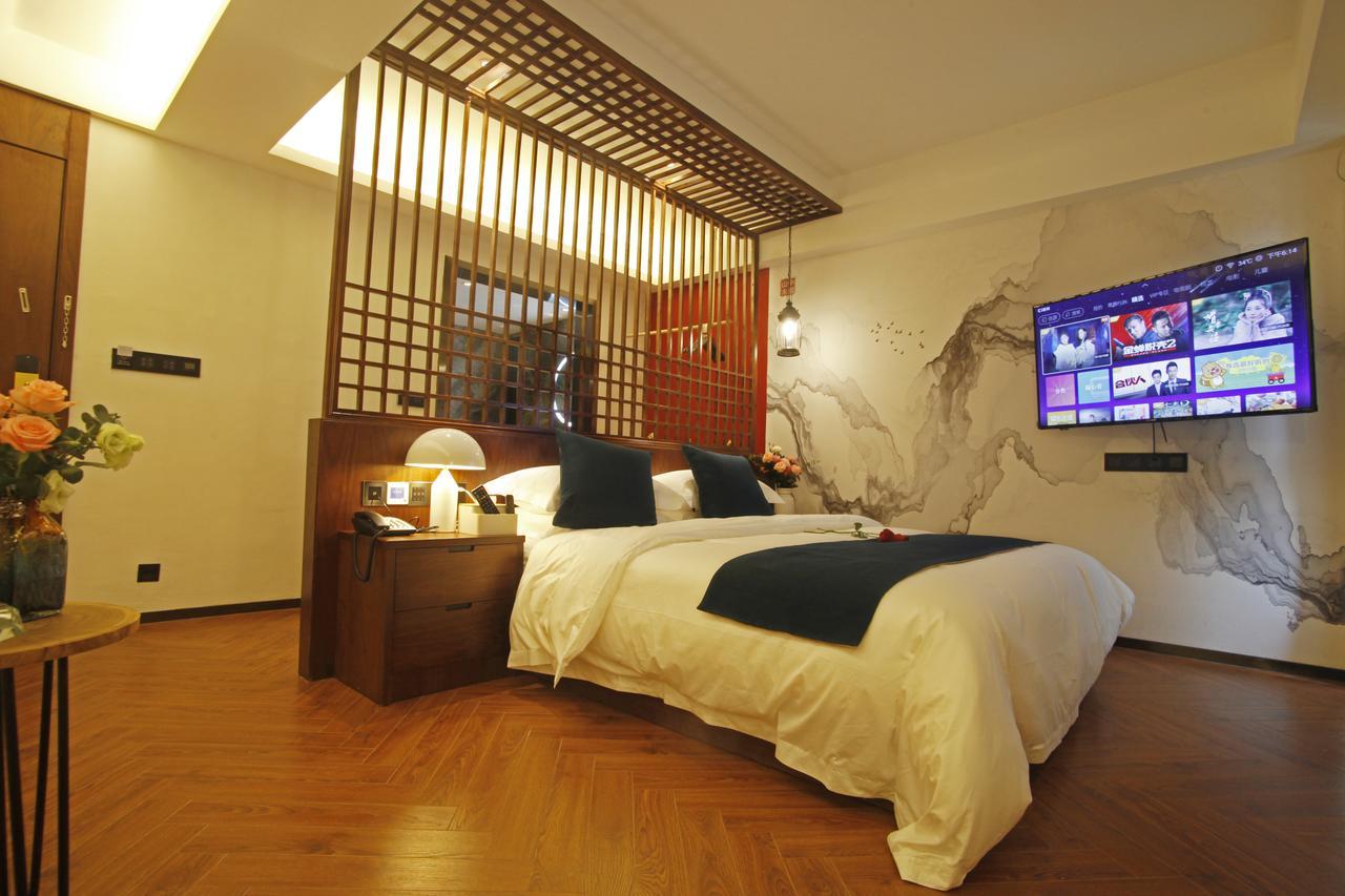 張家界武陵源北岸輕奢客棧 森林公園店 Hotel Zhangjiajie Exterior photo