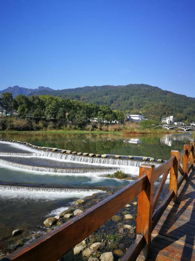 張家界武陵源北岸輕奢客棧 森林公園店 Hotel Zhangjiajie Exterior photo